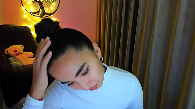 worldofkim online show from 11.28.25