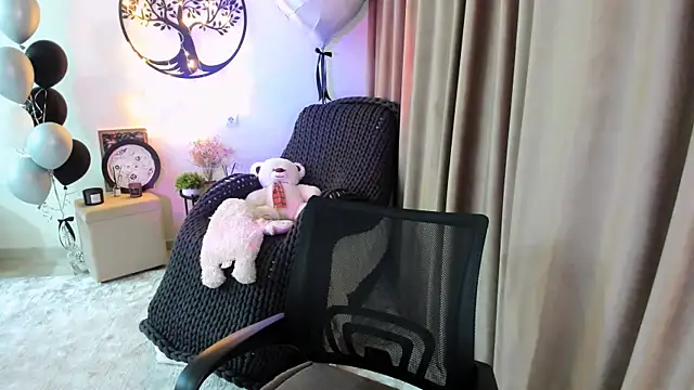 worldofkim online show from 04.01.26