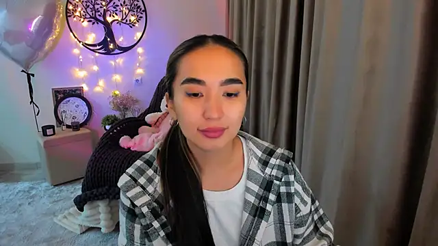 worldofkim online show from 04.08.26