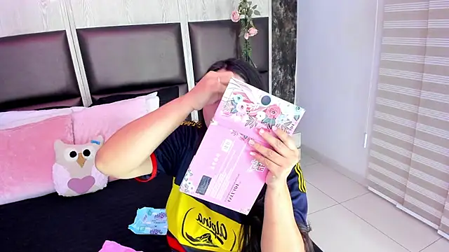 Miia Thompsonn online show from 03.05.25