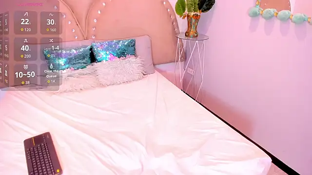 Miia Thompsonn online show from 11.08.25