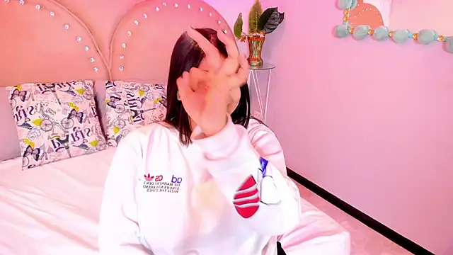 Miia Thompsonn online show from 12.05.25