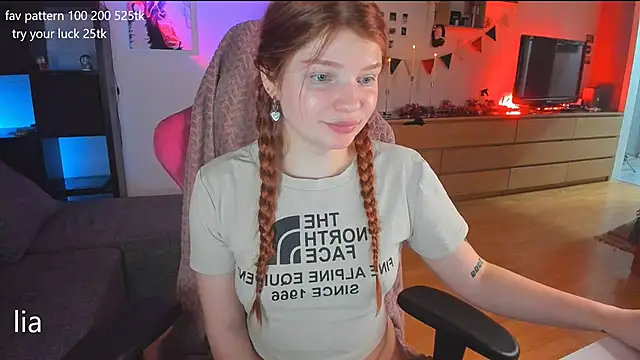 Snapshot of lil_lia chatting on 01.09.25 lil lia online show from 01.09.25