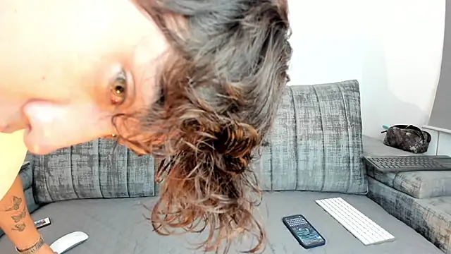 Adriien19 online show from 12.20.25