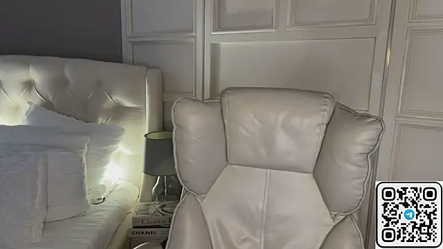 UrLillShy online show from 04.06.26