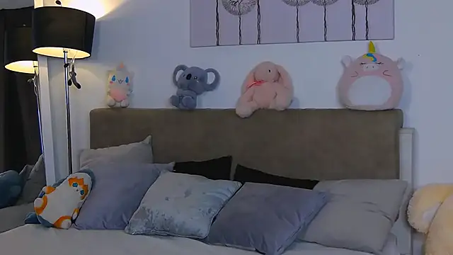 CassKiera online show from 09.18.25