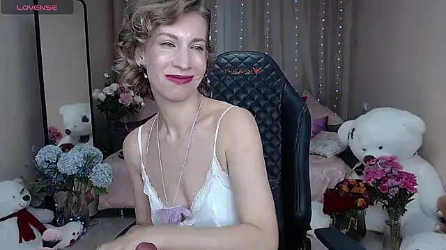 AdrianaSea online show from 09.21.25