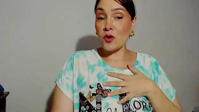 Miss Agatha online show from 11.02.25