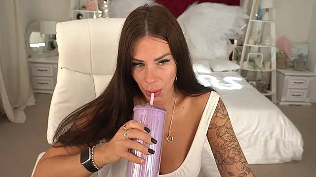 IsabellaFoxyy online show from 09.27.25