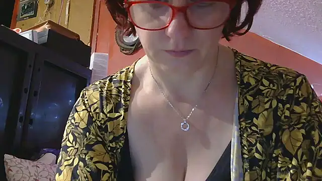 Snapshot of lanax chatting on 10.10.25 lanax online show from 10.10.25