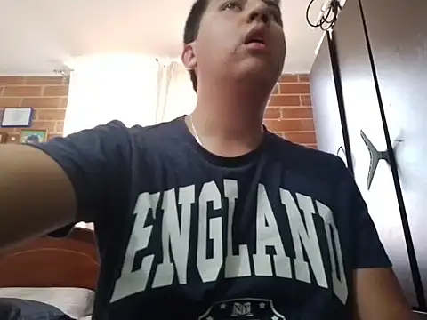 Snapshot of greeneyes999999999999 chatting on 11.04.25 greeneyes999999999999 online show from 11.04.25