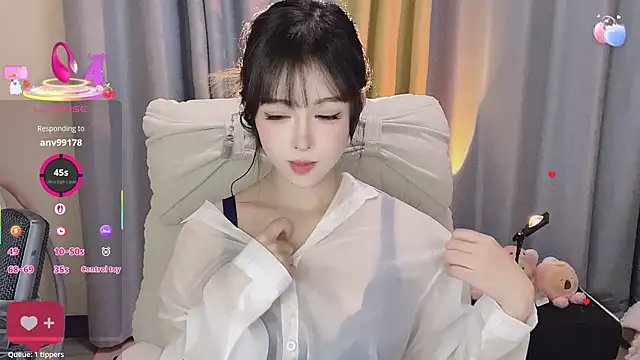 Snapshot of 7-Love chatting on 10.04.25 7-Love online show from 10.04.25