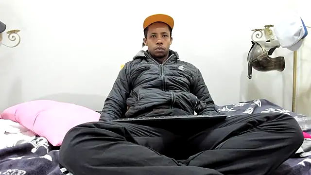 AlejoKhalifa  online show from 02.23.25