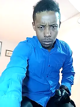 AlejoKhalifa  online show from 03.20.25