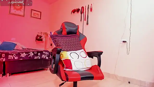 AlejoKhalifa  online show from 10.15.25