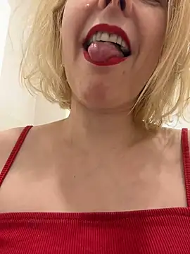 Snapshot of Yourdirtybitch chatting on 02.21.25 Yourdirtybitch online show from 02.21.25