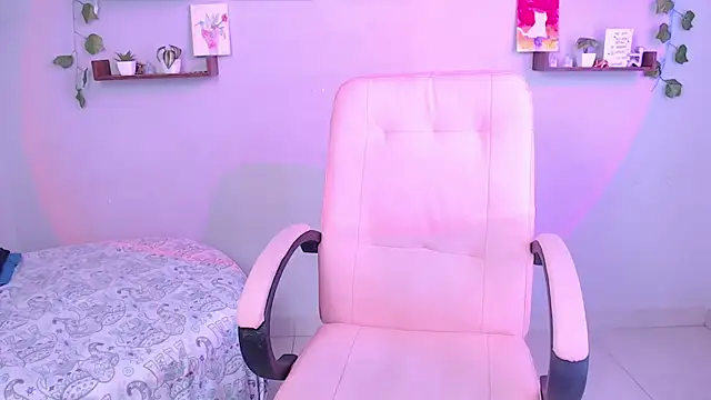 macey elliot  online show from 02.08.25