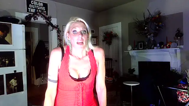 Glamazonx online show from 11.28.25