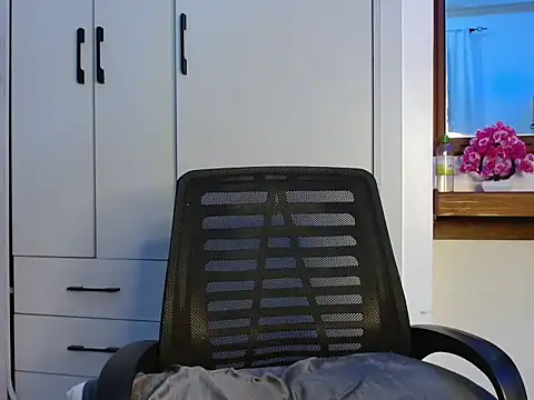 queencydoll online show from 01.13.26