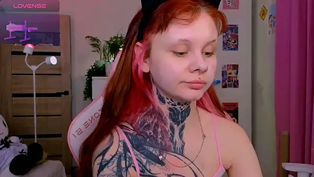 Britney Lynch online show from 11.12.25