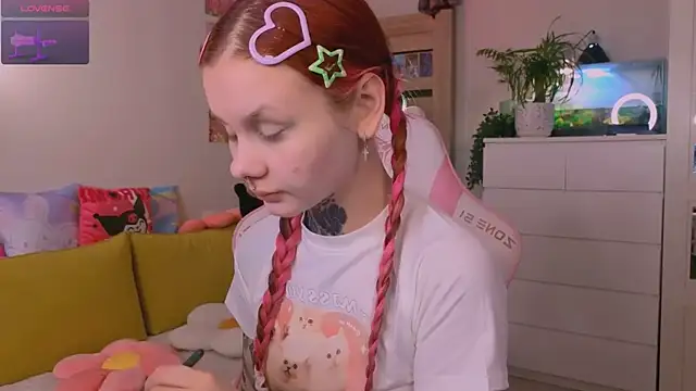 Britney Lynch online show from 11.13.25