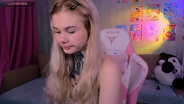 Britney Lynch online show from 03.04.26