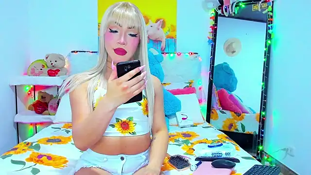 Candy Candy   online show from 10.22.25