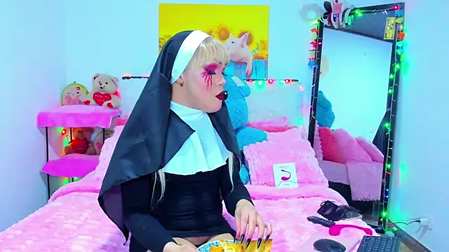 Candy Candy   online show from 10.31.25