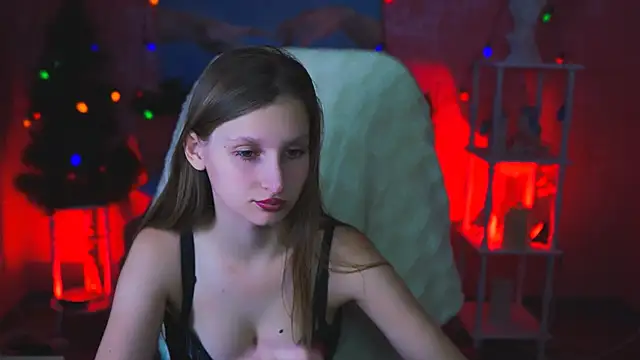 Snapshot of EllaHorton chatting on 12.05.24 EllaHorton online show from 12.05.24