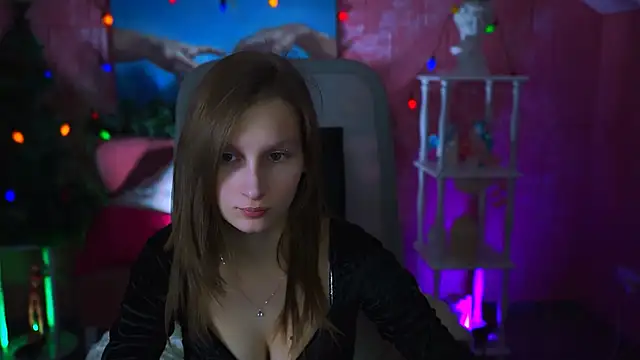 Snapshot of EllaHorton chatting on 01.03.25 EllaHorton online show from 01.03.25