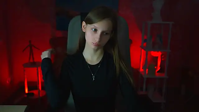 Snapshot of EllaHorton chatting on 01.30.25 EllaHorton online show from 01.30.25