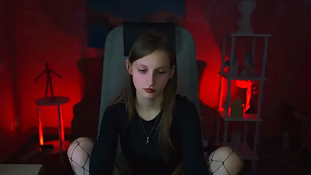 Snapshot of EllaHorton chatting on 01.30.25 EllaHorton online show from 01.30.25