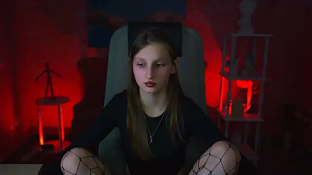 Snapshot of EllaHorton chatting on 01.30.25 EllaHorton online show from 01.30.25