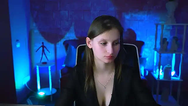 Snapshot of EllaHorton chatting on 02.21.25 EllaHorton online show from 02.21.25