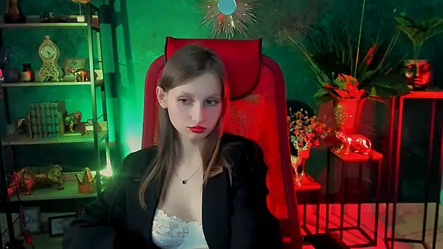 Snapshot of EllaHorton chatting on 02.28.25 EllaHorton online show from 02.28.25