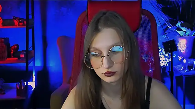 Snapshot of EllaHorton chatting on 03.13.25 EllaHorton online show from 03.13.25