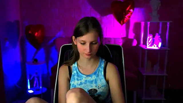 Snapshot of EllaHorton chatting on 03.14.25 EllaHorton online show from 03.14.25