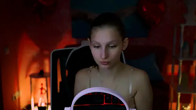 Snapshot of EllaHorton chatting on 03.22.25 EllaHorton online show from 03.22.25