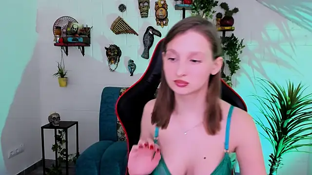 Snapshot of EllaHorton chatting on 02.28.26 EllaHorton online show from 02.28.26