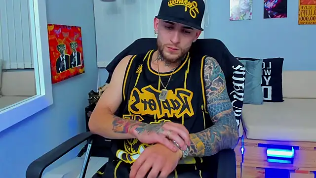 Snapshot of Drako_Lamar chatting on 12.19.24 Drako Lamar online show from 12.19.24