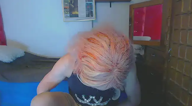 LorenJade online show from 02.13.25