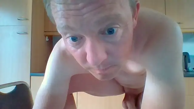 Snapshot of bertolini chatting on 06.20.26 bertolini online show from 06.20.26