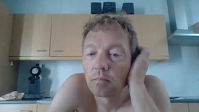 Snapshot of bertolini chatting on 07.10.26 bertolini online show from 07.10.26