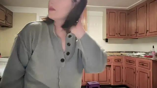 Snapshot of sexylilly69 chatting on 02.15.25 sexylilly69 online show from 02.15.25