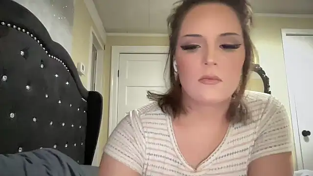 Snapshot of sexylilly69 chatting on 02.27.25 sexylilly69 online show from 02.27.25