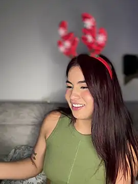 Snapshot of Zarah_Blare chatting on 12.24.24 Zarah Blare online show from 12.24.24