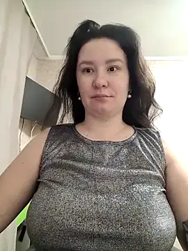 AlexaLexie online show from 12.23.25