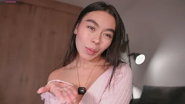 GigiLee  online show from 11.12.25