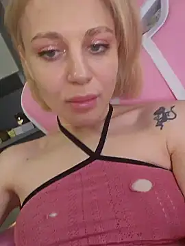 Snapshot of BabySPieS chatting on 03.01.25 BabySPieS online show from 03.01.25