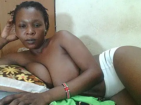 Snapshot of Sexyblackgold chatting on 03.30.26 Sexyblackgold online show from 03.30.26